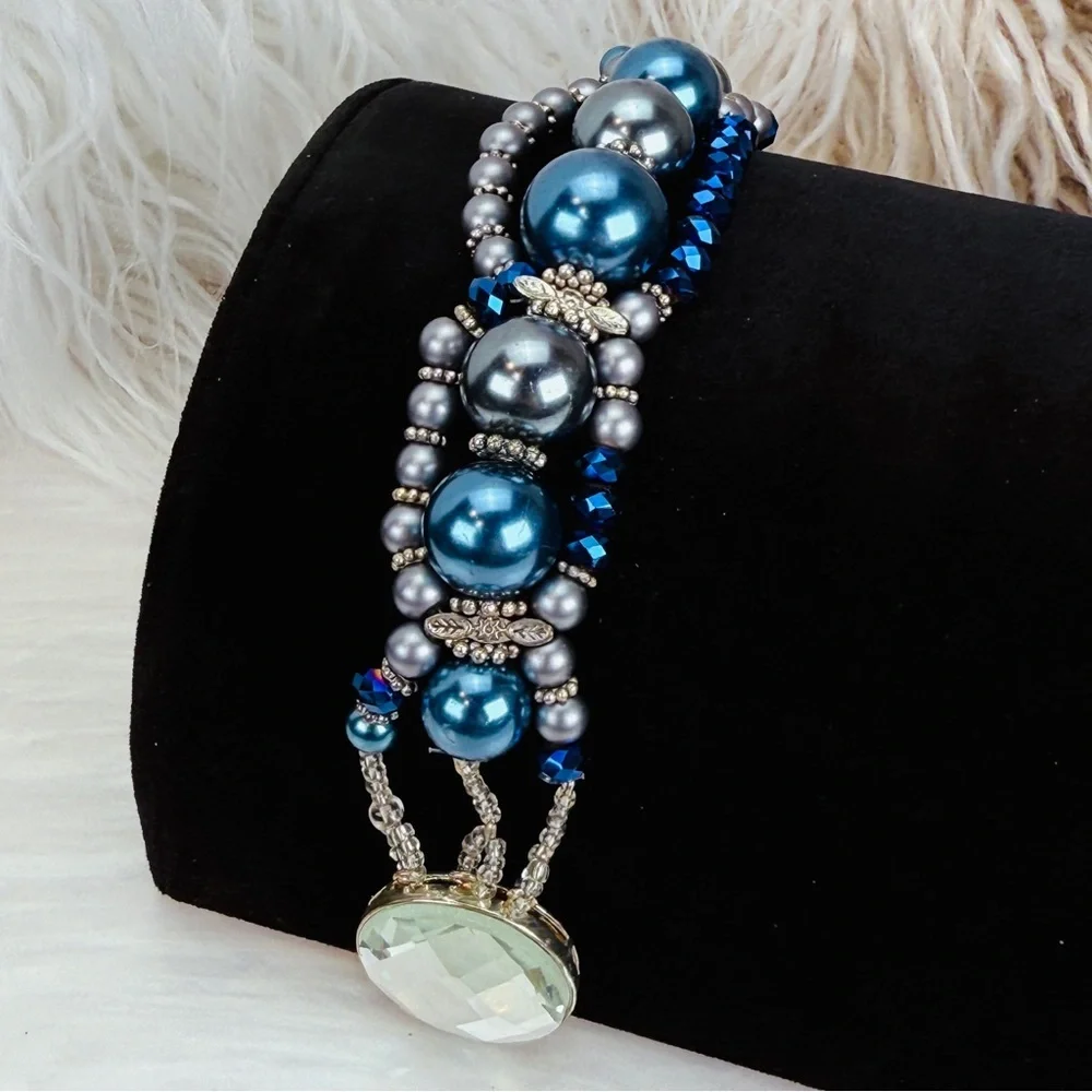 Gorgeous, super unique costume bracelet, vintage